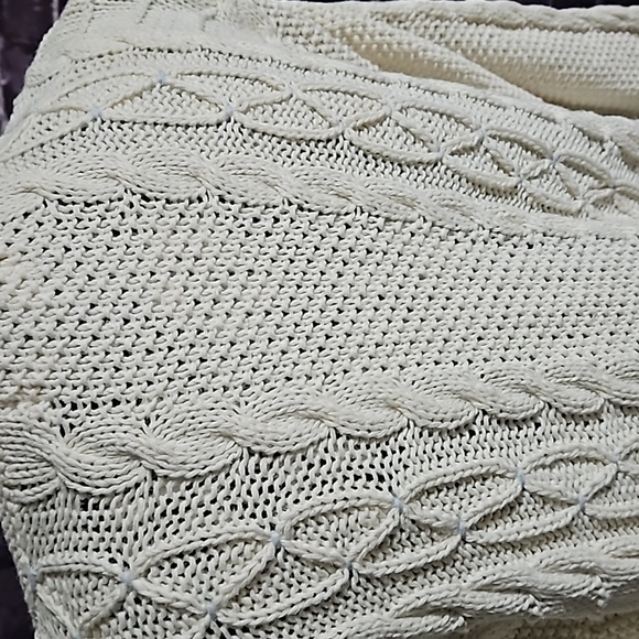 The Eagle's Eye Vintage Hand Knit White & Blue Cable Knit Cardigan Size Medium - Picture 6 of 13